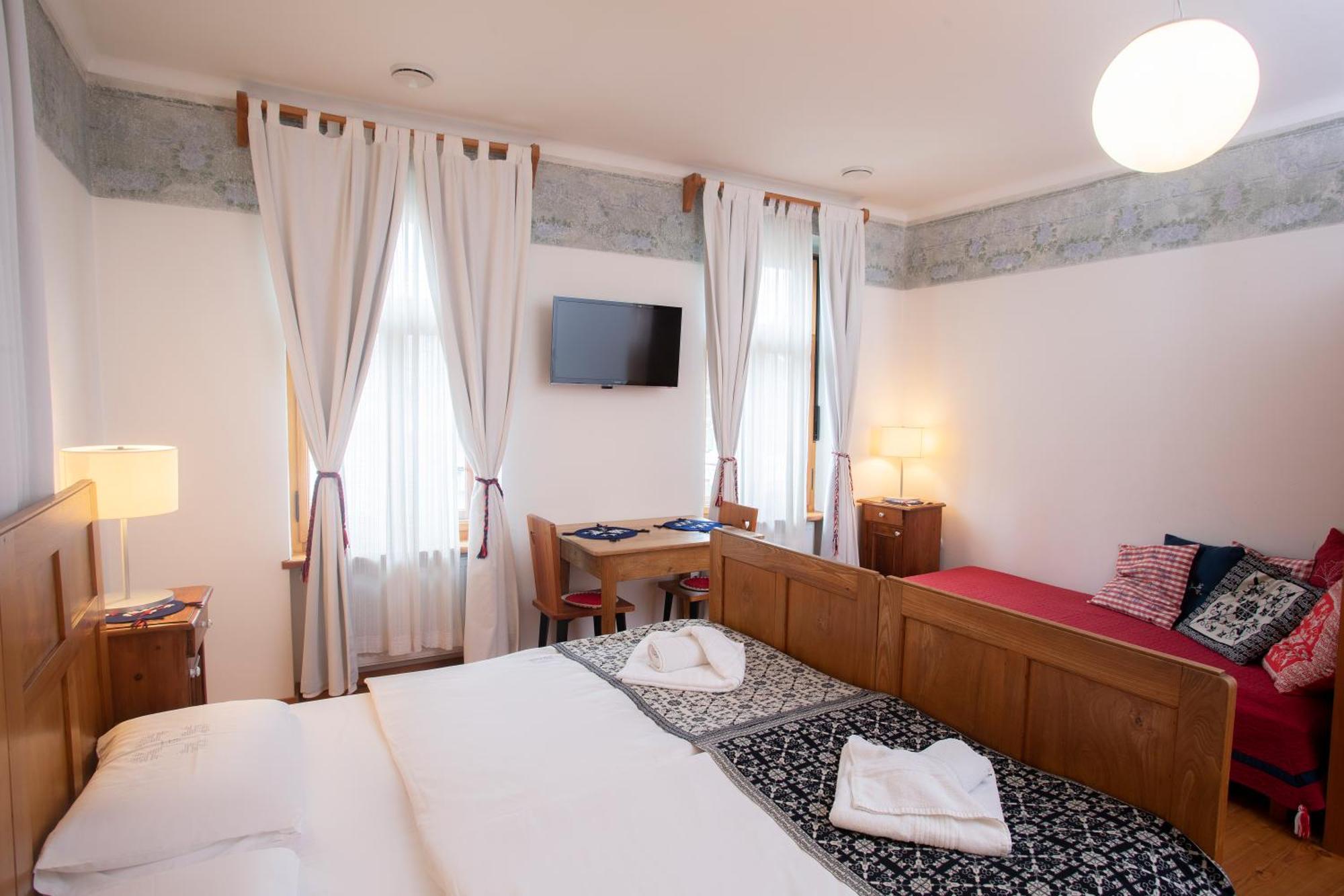 Pr'Gavedarjo Eco Heritage B&B Kranjska Gora Bilik gambar